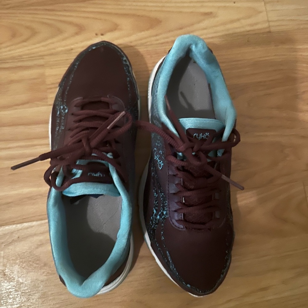Ryka tennis shoes
